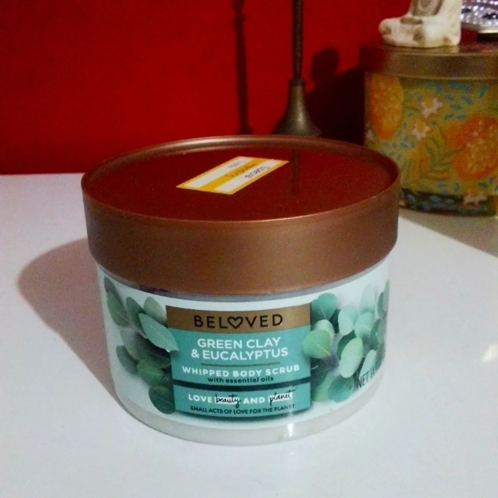 Beloved green clay+ eucalyptus whipped butter scrub with essential oils 🆕